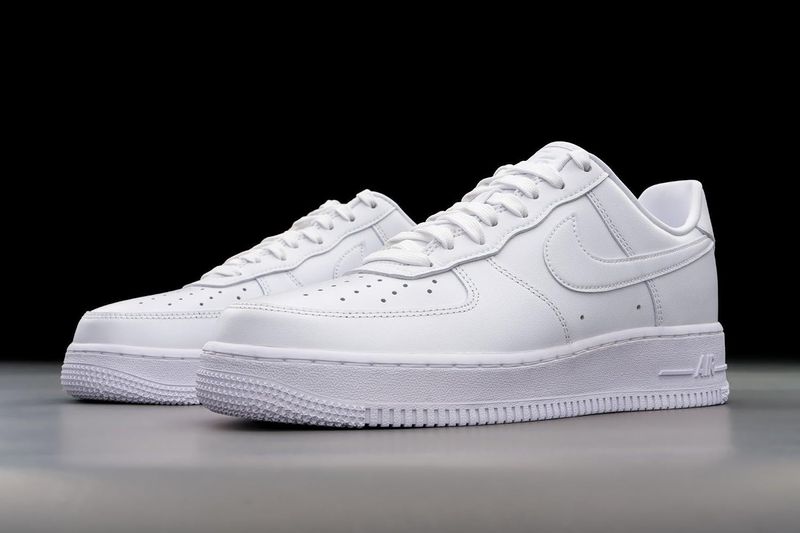 Nike Basketball Shoe - Image 7