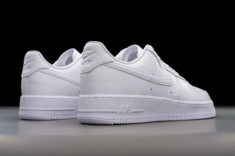 Nike Basketball Shoe - Image 8