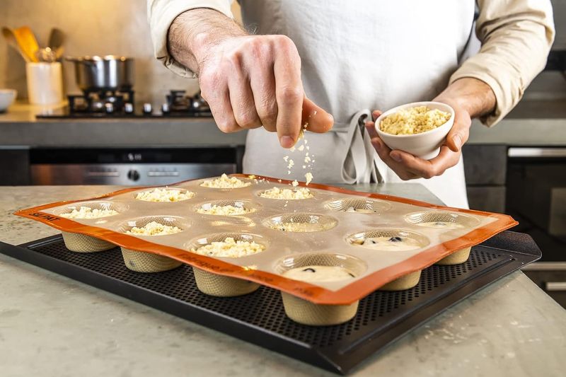 Silpat Muffin Mold - Image 19