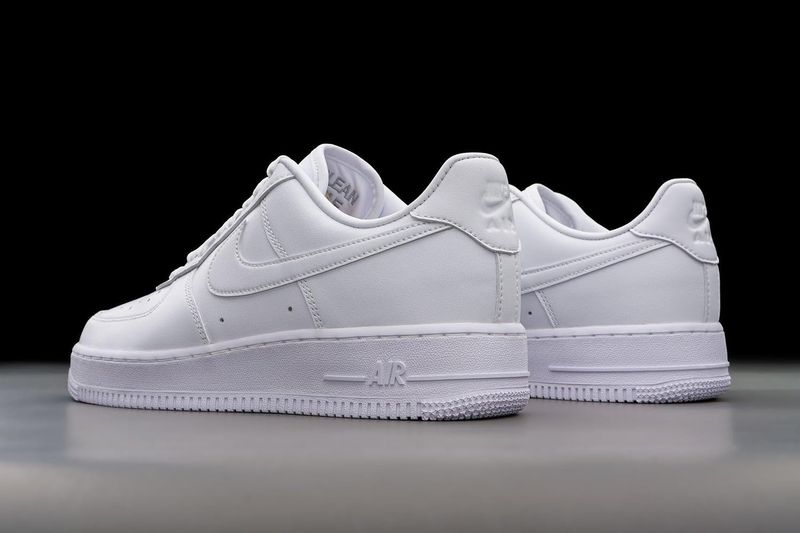 Nike Basketball Shoe - Image 9
