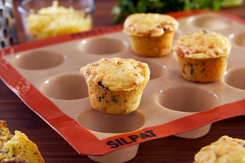 Silpat Muffin Mold - Image 25