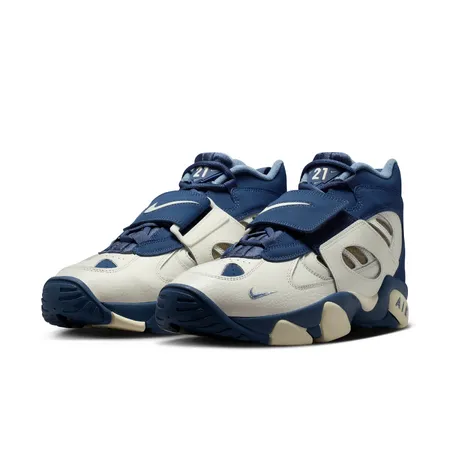 Nike Men's Air Diamond Turf II Shoes for $102.97