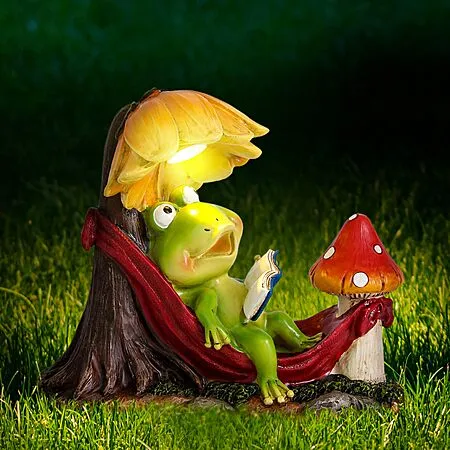 50% Off Leekung Solar Frog Garden Statue!
